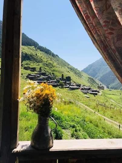 Makratela Hotel Akhmeta Екстериор снимка